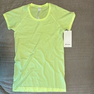 lululemon Swiftly Tech Short Sleeve Shirt 2.0 Electric Lemon Size 8 New NWT